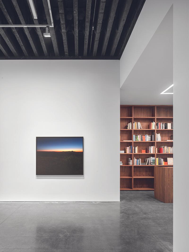 Dossier de presse | 7902-01 - Communiqué de presse | Marian Goodman Gallery - studioMDA - Architecture commerciale - Reception - Crédit photo : Roland Halbe