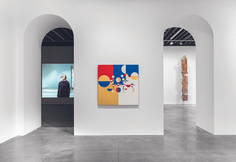 Dossier de presse | 7902-01 - Communiqué de presse | Marian Goodman Gallery - studioMDA - Architecture commerciale - Gallery 1 - Crédit photo : Alex Yudzon. Courtesy of the artists and Marian Goodman Gallery<br style="">