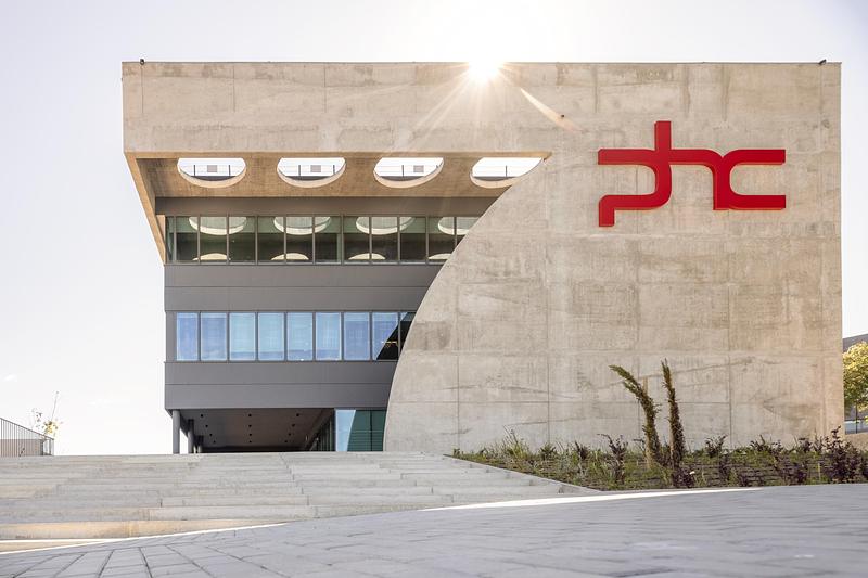 Dossier de presse | 7911-01 - Communiqué de presse | Openbook nommée Best Commercial Firm aux Architizer A+Awards 2026 - Openbook - Architecture commerciale - PHC Software - Crédit photo :  Fernando Guerra / FG+SG 