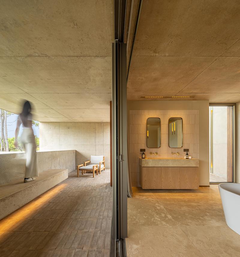 Dossier de presse | 7911-01 - Communiqué de presse | Openbook nommée Best Commercial Firm aux Architizer A+Awards 2026 - Openbook - Architecture commerciale - Quinta da Marinha House - Crédit photo :  Fernando Guerra / FG+SG 
