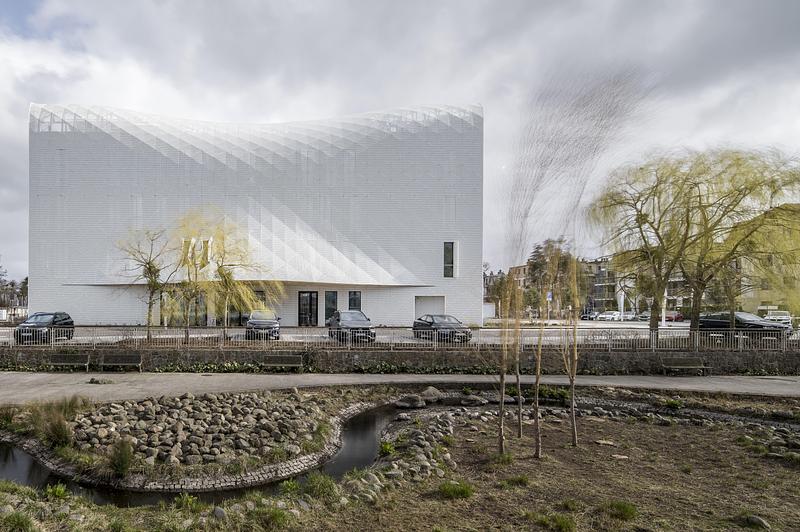 Press kit | 1139-08 - Press release | Wave 4 & Wave 5 - FAAB - Commercial Architecture - Photo credit: Jakub Certowicz