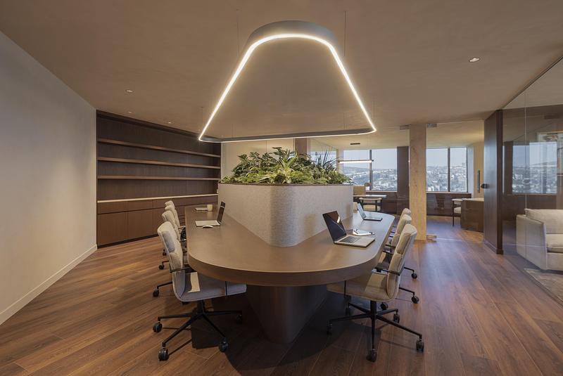 Press kit | 7915-01 - Press release | An Office Shaped by Transparency and Connection - SAEN Studio - Commercial Interior Design - Photo credit: Cesar Belio