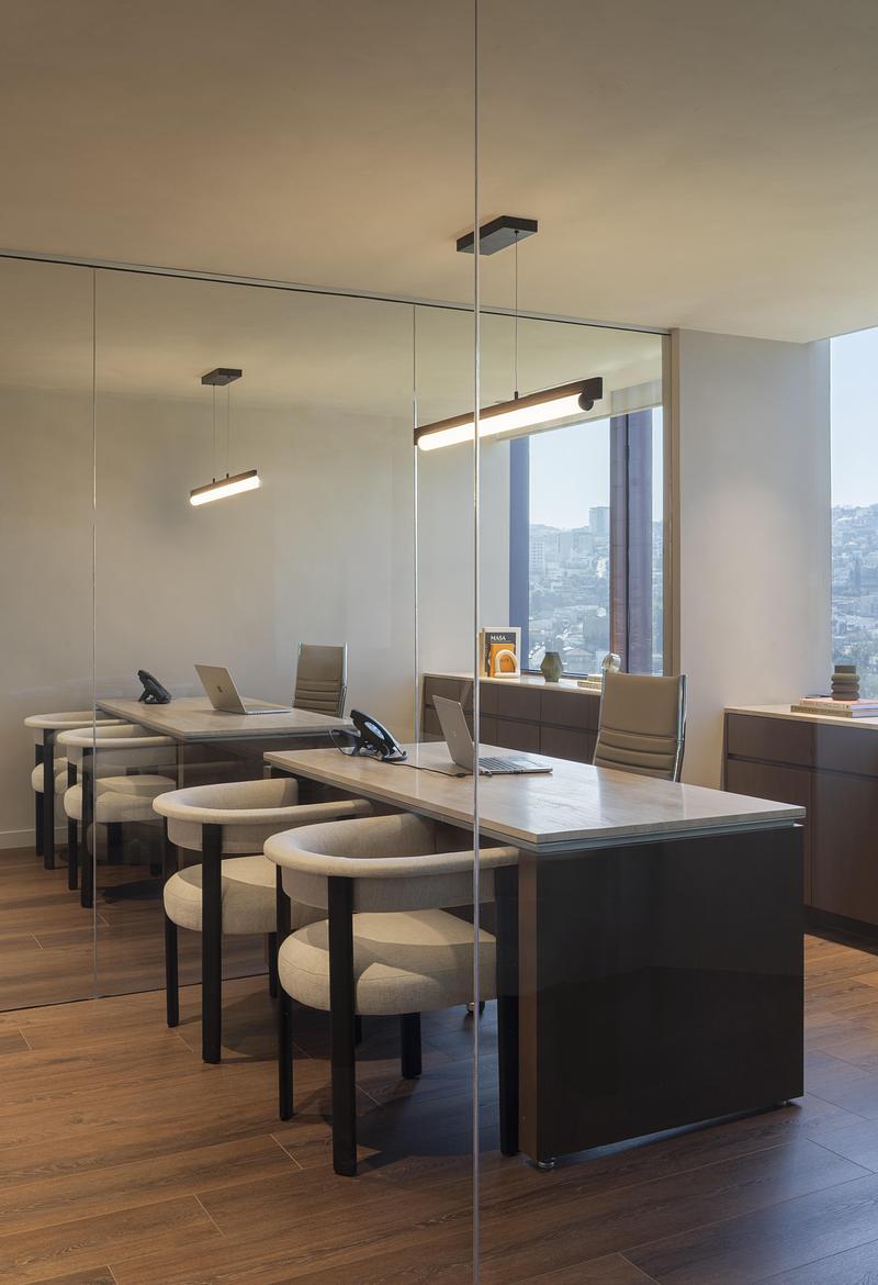 Press kit | 7915-01 - Press release | An Office Shaped by Transparency and Connection - SAEN Studio - Commercial Interior Design - Photo credit: Cesar Belio