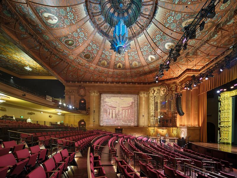 Dossier de presse | 2757-62 - Communiqué de presse | CAW Architects Unveils a Trio of Transformative Theater Projects that Redefine the California Performance Landscape - CAW Architects - Architecture commerciale -  The Castro Theatre: The newly renovated live-performance destination continues to serve as a cultural sanctuary and beacon for the arts.   - Crédit photo : Bruce Damonte