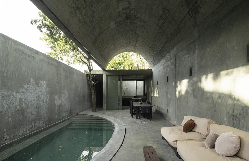Press kit | 7894-01 - Press release | The green brutalist grotto - Salvador Román & Adela Mortera - Residential Architecture - Photo credit: Fabian Martinez