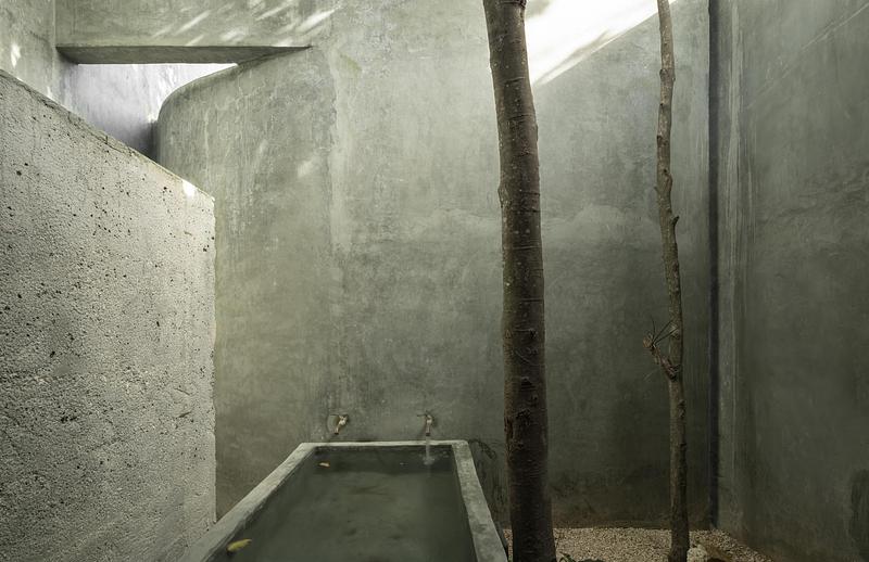 Press kit | 7894-01 - Press release | The green brutalist grotto - Salvador Román & Adela Mortera - Residential Architecture - Photo credit: Fabian Martinez