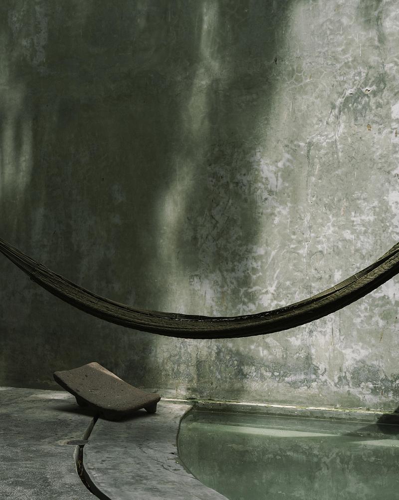 Press kit | 7894-01 - Press release | The green brutalist grotto - Salvador Román & Adela Mortera - Residential Architecture - Photo credit: Andrea Cinta