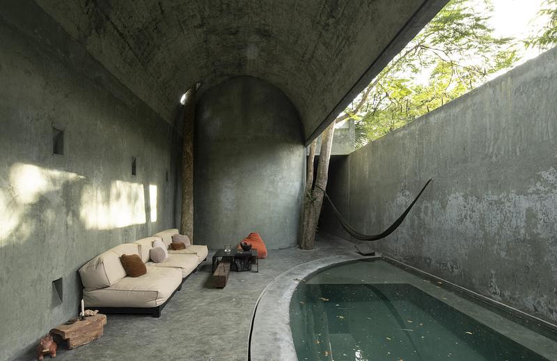 Press kit | 7894-01 - Press release | The green brutalist grotto - Salvador Román & Adela Mortera - Residential Architecture - Photo credit: Fabian Martinez