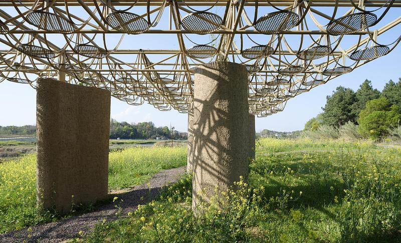 Press kit | 3808-01 - Press release | Wetland Caves: A Discovery Pavilion in the Longyou Wetlands - Studio 10 - Landscape Architecture - Under the bamboo grid. - Photo credit: Guowei Liu