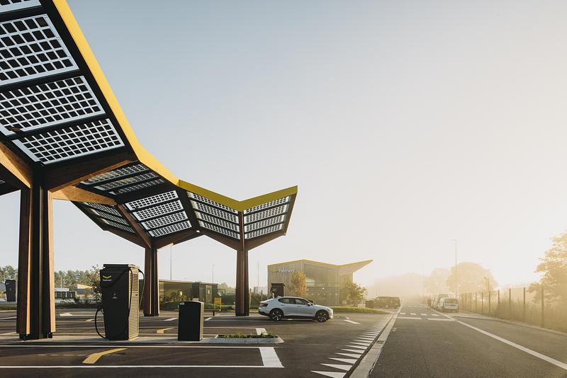 Press kit | 7920-01 - Press release | Fastned's all-electric service area at Gentbrugge wins Popular Choice award at 2026 Architizer A+ Awards - Fastned - Commercial Architecture - These all-electric service areas are Fastned's largest locations to date.  - Photo credit: Fastned/Eva Bloem