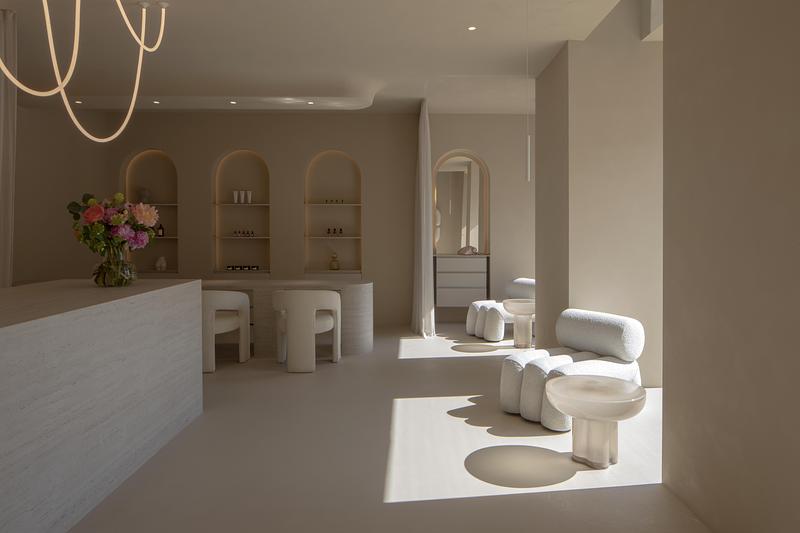 Dossier de presse | 5356-08 - Communiqué de presse | Peaches_beauty salon - destilat Design Studio - Design d’intérieur commercial - Crédit photo : Monika Nguyen