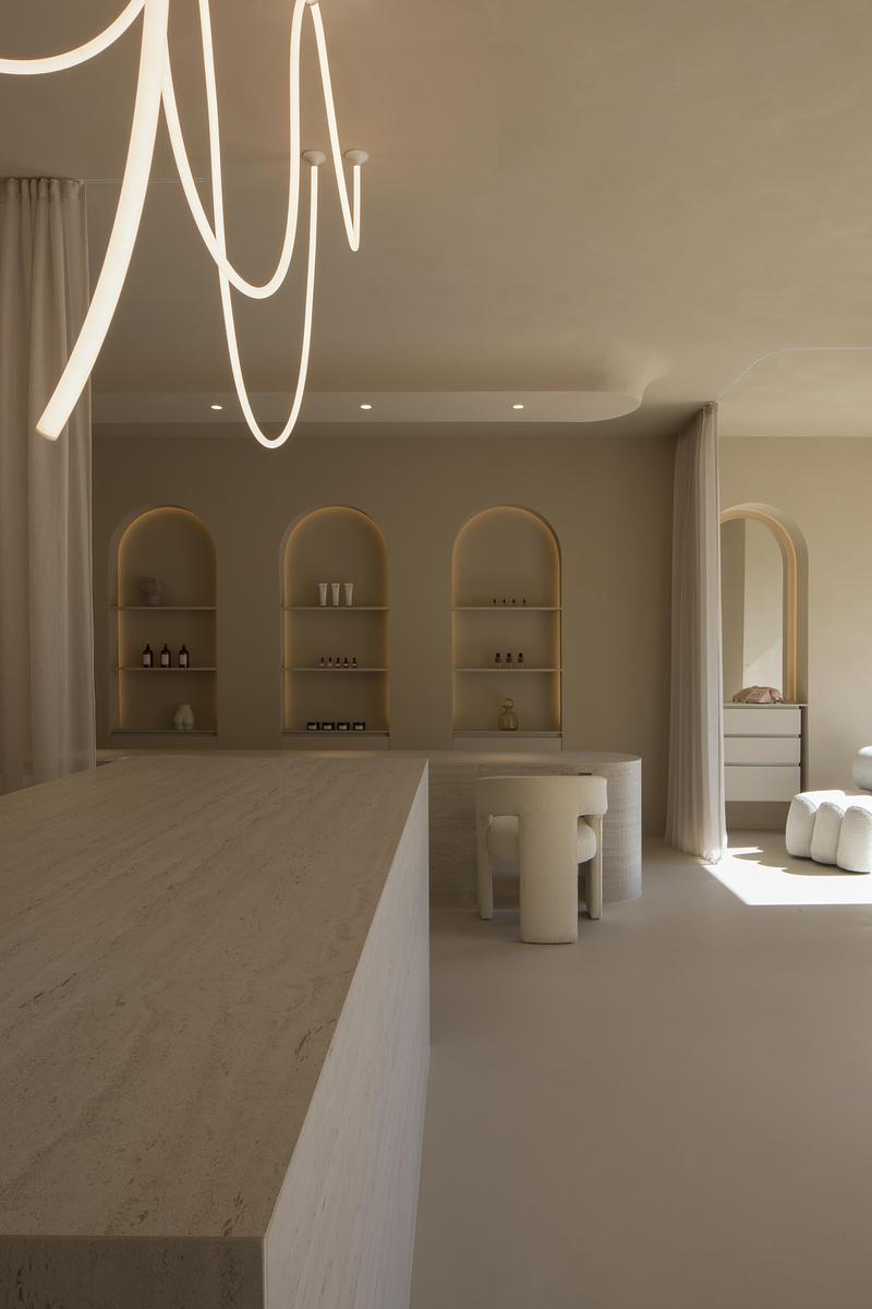 Dossier de presse | 5356-08 - Communiqué de presse | Peaches_beauty salon - destilat Design Studio - Design d’intérieur commercial - Crédit photo : Monika Nguyen