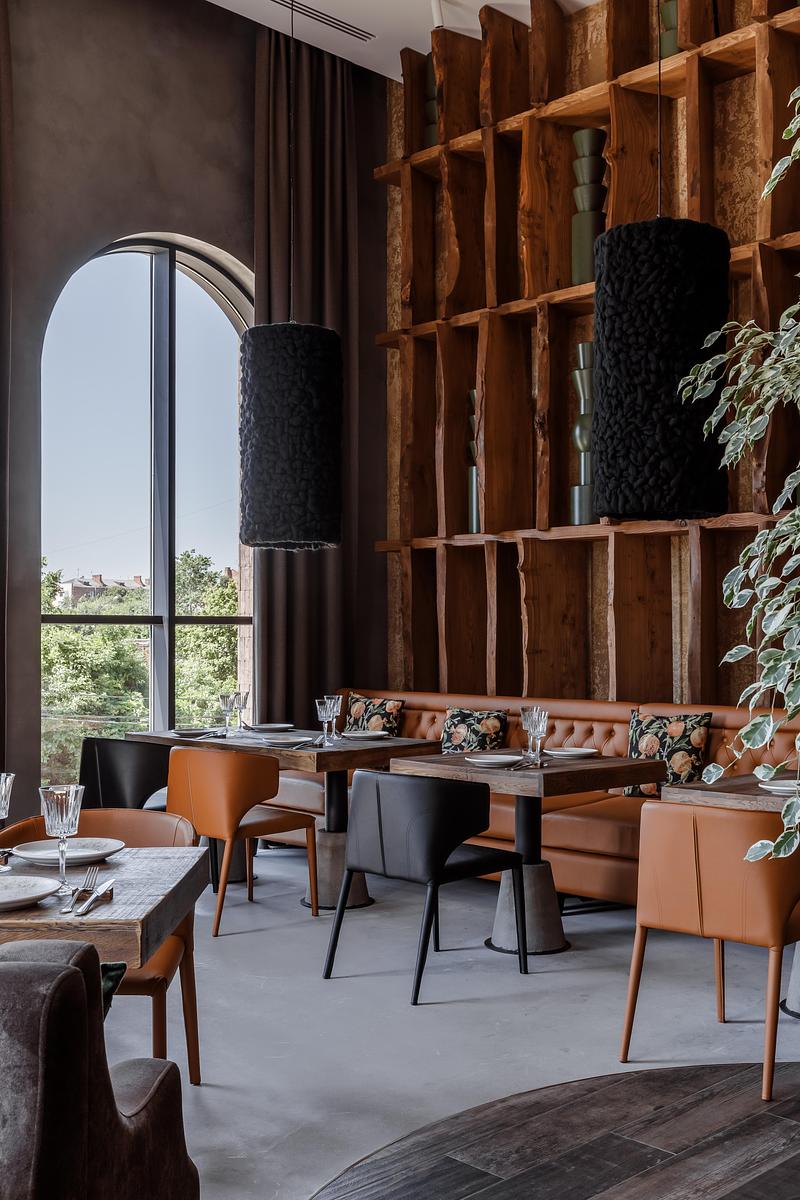 Dossier de presse | 7928-01 - Communiqué de presse | Design du restaurant Mamuli - SOIA Design - Design d’intérieur commercial - Crédit photo : Misha Chekalov