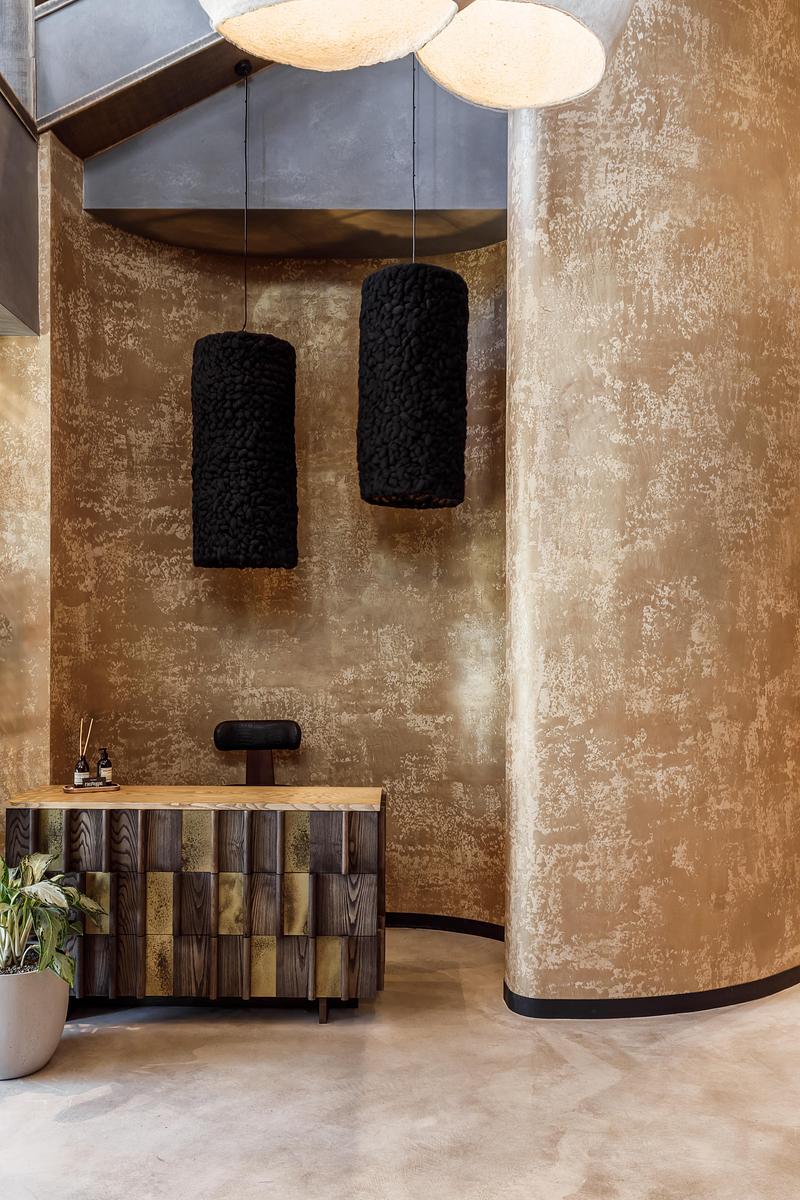 Dossier de presse | 7928-01 - Communiqué de presse | Design du restaurant Mamuli - SOIA Design - Design d’intérieur commercial - Crédit photo : Misha Chekalov