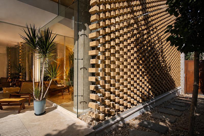 Dossier de presse | 7921-01 - Communiqué de presse | WA MA | Architectural Wooden Cube Facade - Roni Karsh - Architecture résidentielle - Crédit photo : <p class="">Dor Kadmi<span class=""></span></p> <p></p>