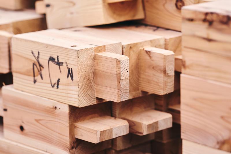 Press kit | 7919-01 - Press release | Né Wins Architecture + Environment by Public Vote at the Architizer A+Awards 2026 - Ahead of the Curve Inc. - Commercial Architecture - Joinery detail of the interlocking timber frame, assembled without exposed fasteners. - Photo credit: Hiroki Kawata