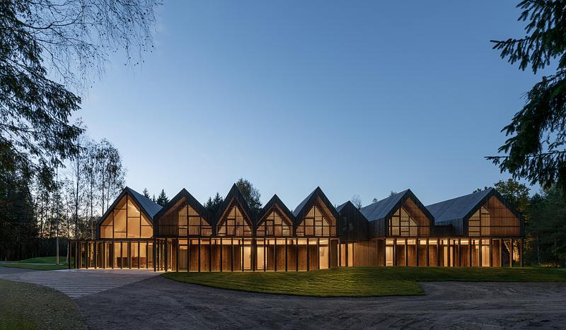 Dossier de presse | 2905-01 - Communiqué de presse | Sanctum Retreat - arches - Architecture commerciale - Crédit photo : Leonas Garbačauskas