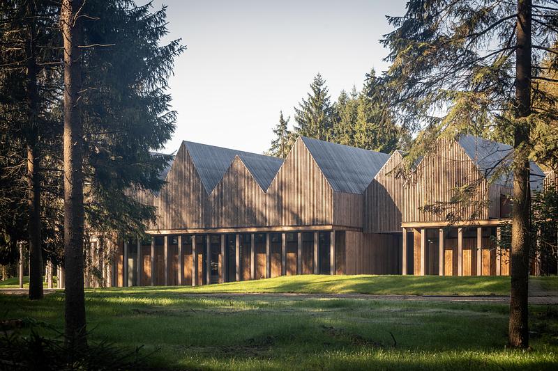 Dossier de presse | 2905-01 - Communiqué de presse | Sanctum Retreat - arches - Architecture commerciale - Crédit photo : Leonas Garbačauskas