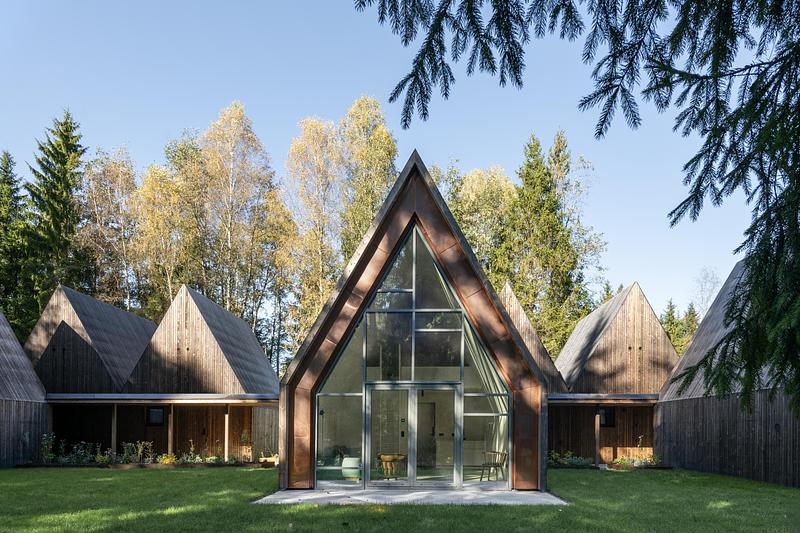 Dossier de presse | 2905-01 - Communiqué de presse | Sanctum Retreat - arches - Architecture commerciale - Crédit photo : Leonas Garbačauskas