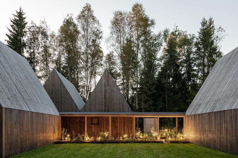 Dossier de presse | 2905-01 - Communiqué de presse | Sanctum Retreat - arches - Architecture commerciale - Crédit photo : Leonas Garbačauskas