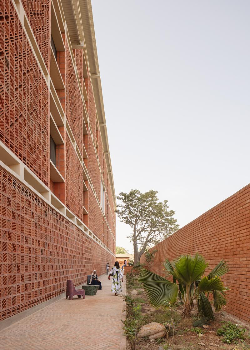 Press kit | 7908-01 - Press release | UCAD Dakar A+Awards Winner - HARDEL LE BIHAN ARCHITECTS - Residential Architecture - Photo credit: Schnepp Renou