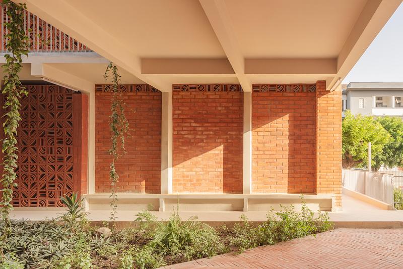 Press kit | 7908-01 - Press release | UCAD Dakar A+Awards Winner - HARDEL LE BIHAN ARCHITECTS - Residential Architecture - Photo credit: Schnepp Renou