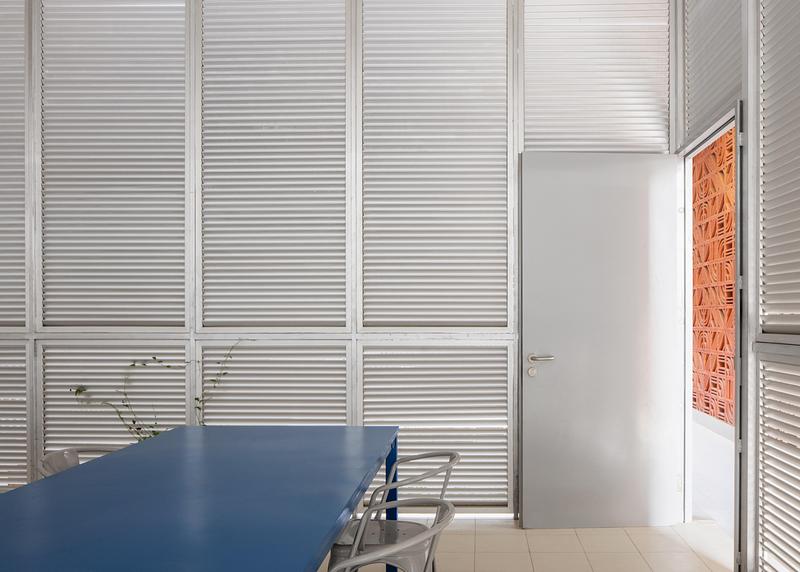 Press kit | 7908-01 - Press release | UCAD Dakar A+Awards Winner - HARDEL LE BIHAN ARCHITECTS - Residential Architecture - Photo credit: Schnepp Renou