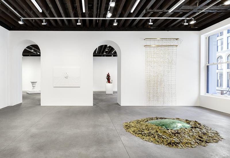 Dossier de presse | 7902-01 - Communiqué de presse | Marian Goodman Gallery - studioMDA - Architecture commerciale - Gallery 4 - Crédit photo : Alex Yudzon. Courtesy of the artists and Marian Goodman Gallery<br>