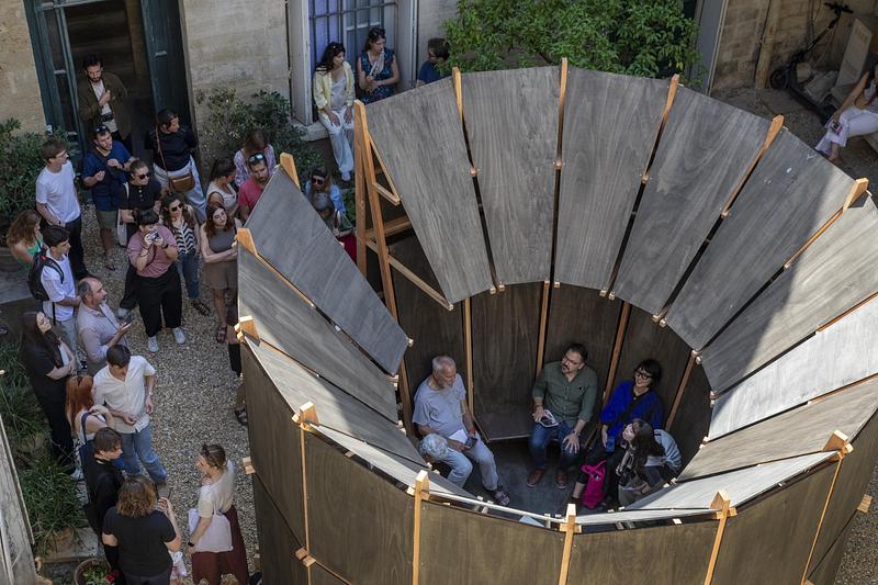 Press kit | 982-60 - Press release | Celebrating 20 Years of the Festival des Architectures Vives in Montpellier - Champ Libre Association - Event + Exhibition - La lyre et la couronne : Estéban Le Magnen - Photo credit: photoarchitecture.com