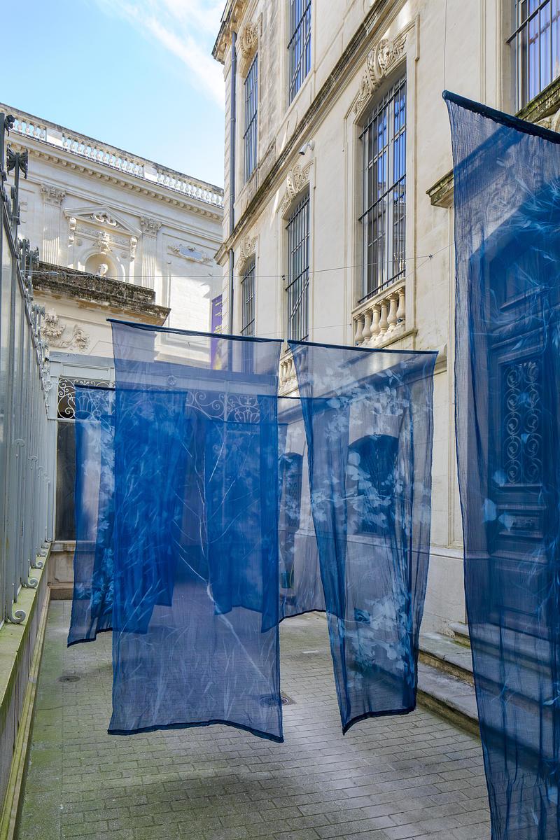Press kit | 982-60 - Press release | Celebrating 20 Years of the Festival des Architectures Vives in Montpellier - Champ Libre Association - Event + Exhibition - Une ombre bleue devient une relique : Natura Urbana Collective - Photo credit: photoarchitecture.com