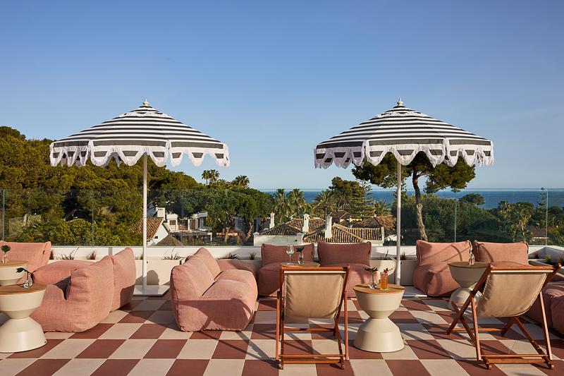 Press kit | 3724-19 - Press release | Escondido Rooftop Bar - EL EQUIPO CREATIVO - Commercial Interior Design - Photo credit: Veerle Evens