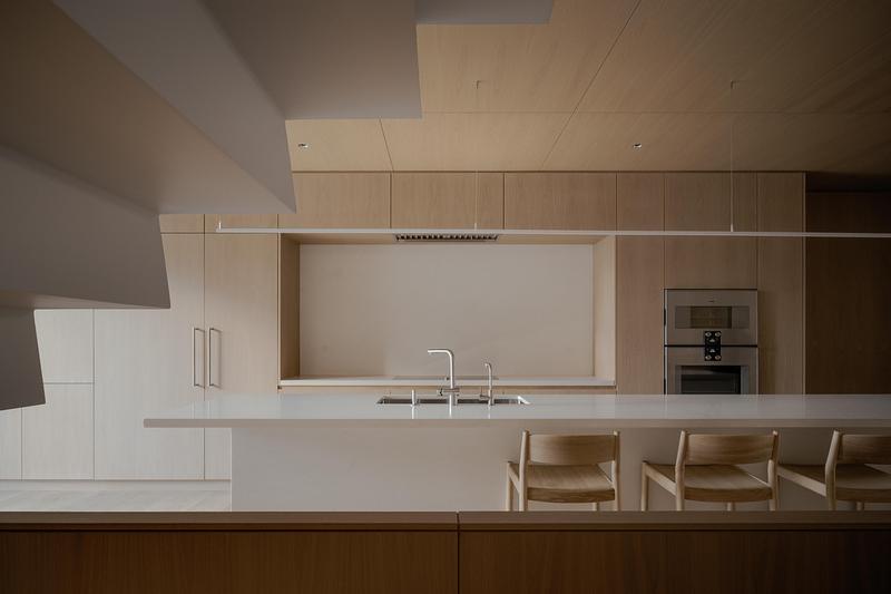 Press kit | 2744-14 - Press release | Bellwoods Residence - StudioAC - Residential Architecture - Kitchen  - Photo credit: Felix Michaud