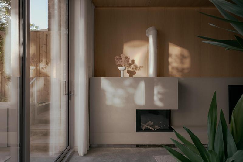 Press kit | 2744-14 - Press release | Bellwoods Residence - StudioAC - Residential Architecture - Fireplace - Photo credit: Felix Michaud