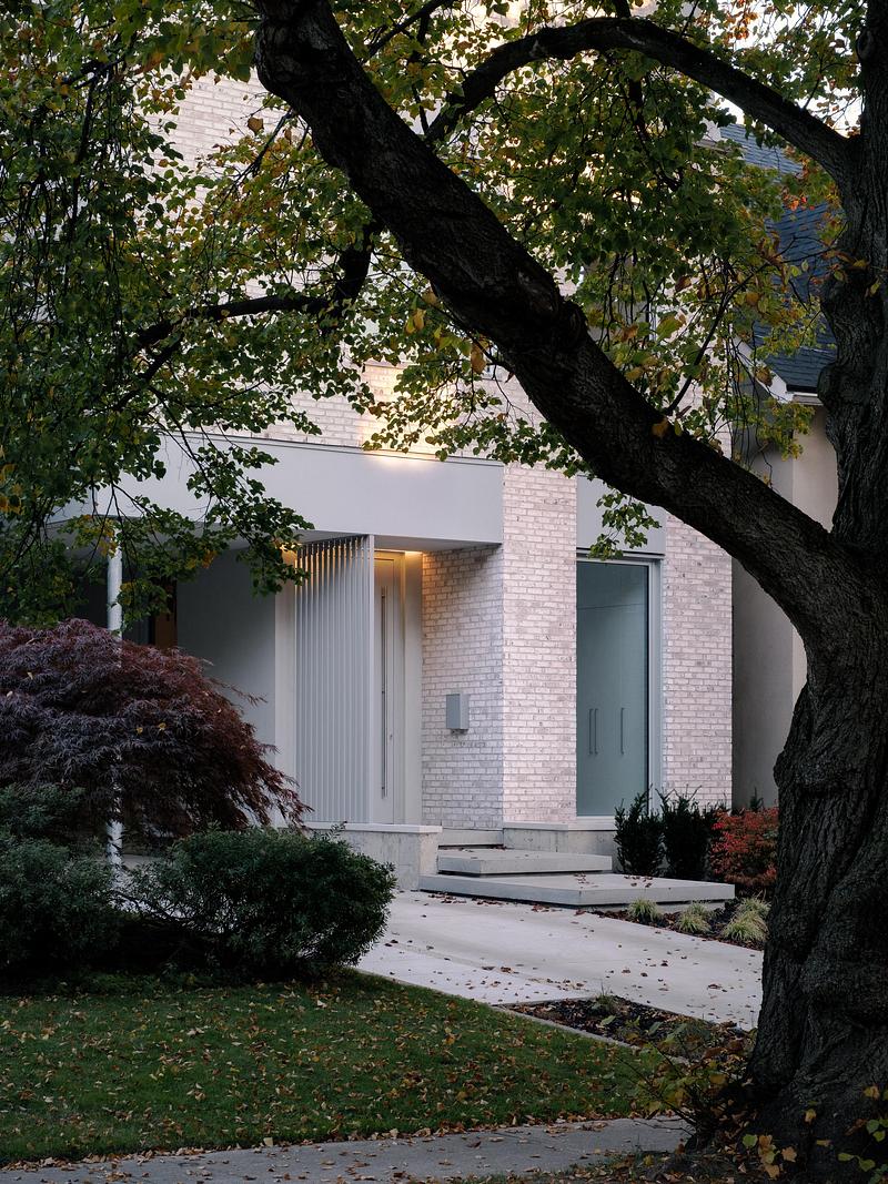 Dossier de presse | 2744-15 - Communiqué de presse | Casa Loma Residence - StudioAC - Architecture résidentielle - Front Detail - Crédit photo : Felix Michaud
