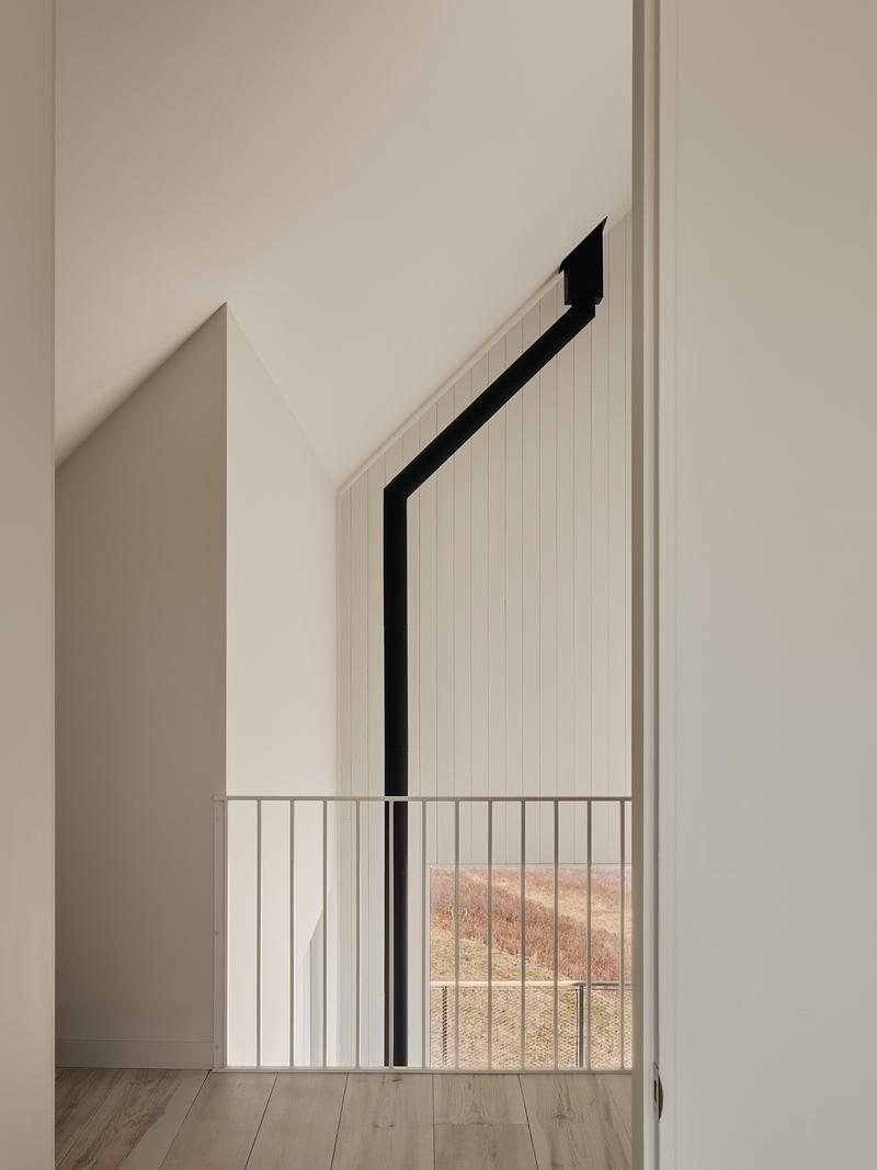 Press kit | 1685-09 - Press release | Magdalen House - Atelier L'Abri - Residential Architecture - Photo credit: Alex Lesage
