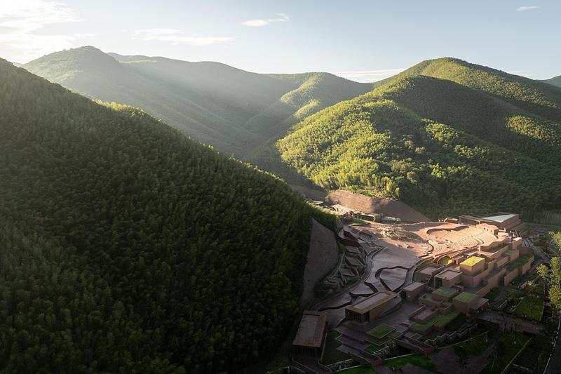 Press kit | 3524-07 - Press release | The Earth Valley Theater - GOA (Group of Architects) - Landscape Architecture - Aerial View - Photo credit: ©CHEN Xi Studio