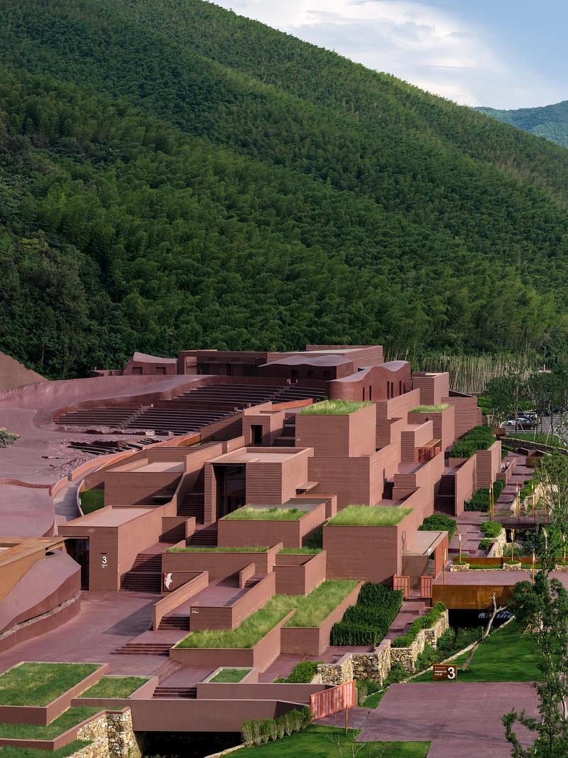 Press kit | 3524-07 - Press release | The Earth Valley Theater - GOA (Group of Architects) - Landscape Architecture - Semi-aerial View of Terraced Service Complex - Photo credit: ©CHEN Xi Studio
