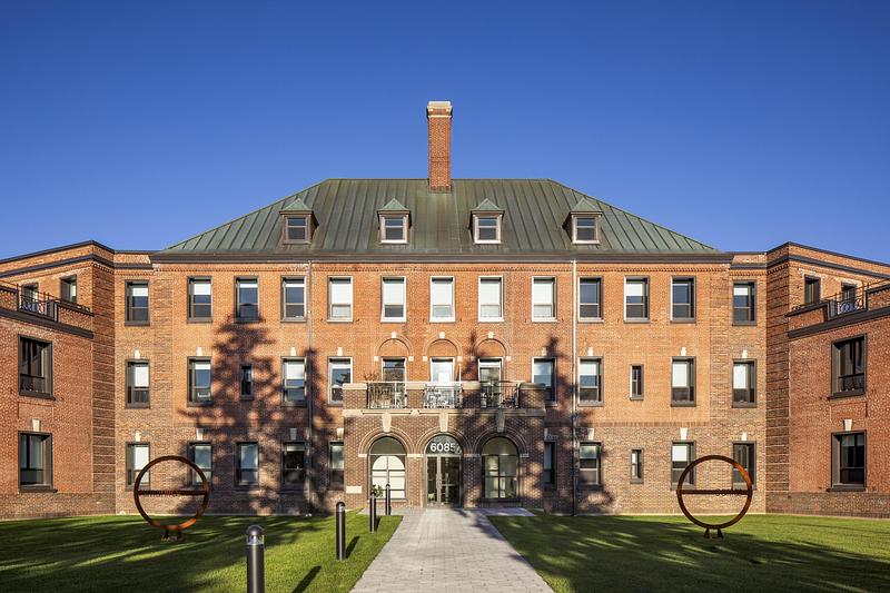 Dossier de presse | 952-39 - Communiqué de presse | MELLEM GRACE DART : La reconversion audacieuse d’un symbole patrimonial en un milieu de vie contemporain et inclusif - Provencher_Roy - Architecture institutionnelle - Crédit photo : Adrien Williams