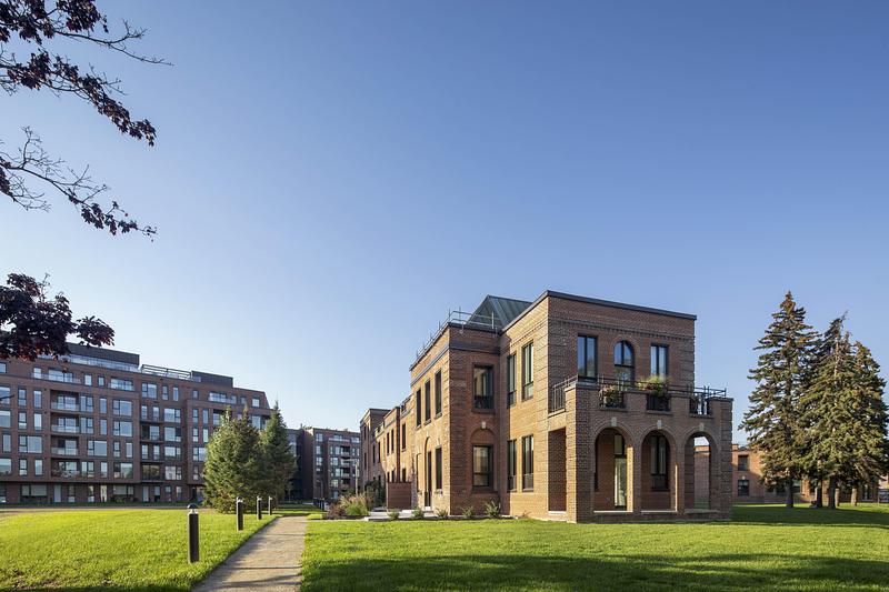 Dossier de presse | 952-39 - Communiqué de presse | MELLEM GRACE DART : La reconversion audacieuse d’un symbole patrimonial en un milieu de vie contemporain et inclusif - Provencher_Roy - Architecture institutionnelle - Crédit photo : Adrien Williams