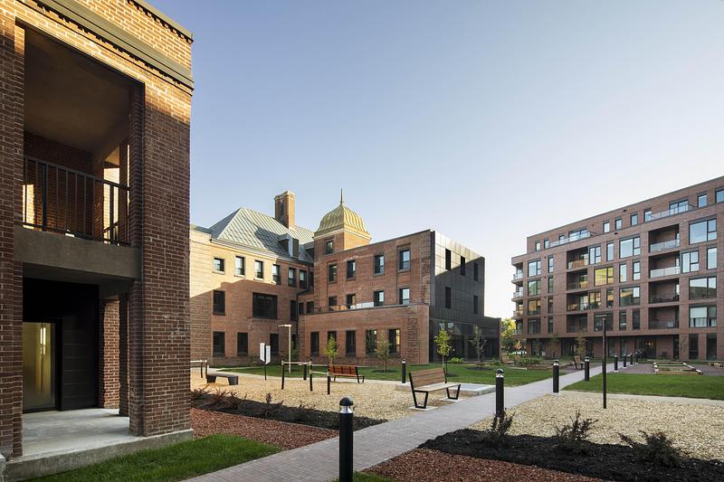 Dossier de presse | 952-39 - Communiqué de presse | MELLEM GRACE DART : La reconversion audacieuse d’un symbole patrimonial en un milieu de vie contemporain et inclusif - Provencher_Roy - Architecture institutionnelle - Crédit photo : Adrien Williams