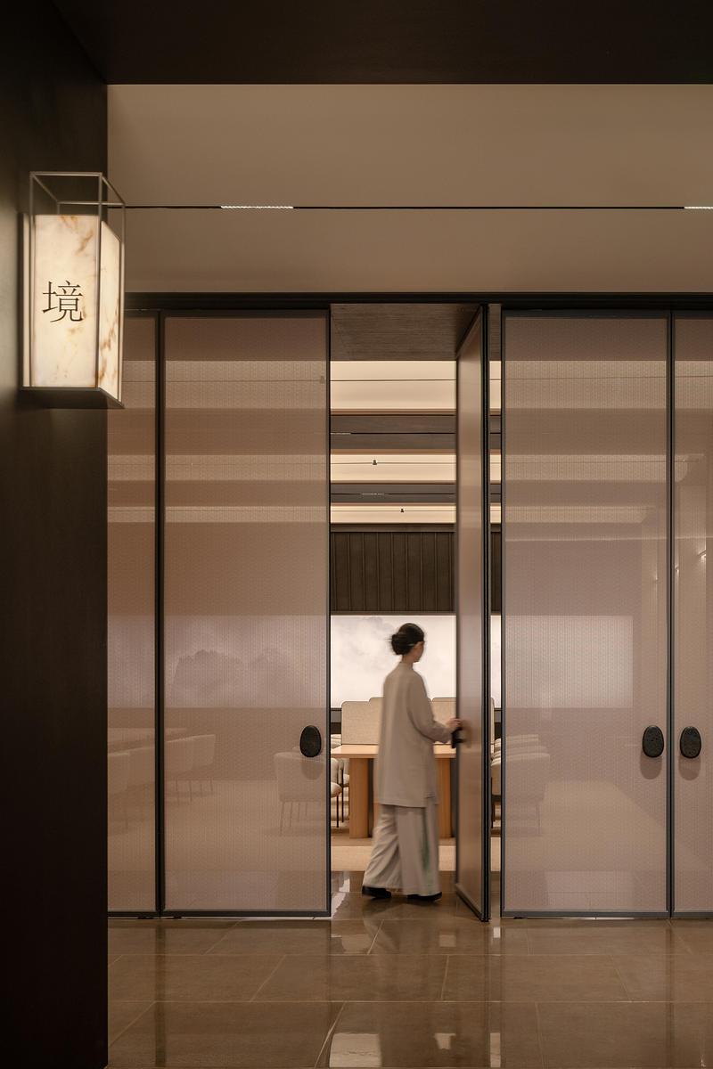 Press kit | 3531-17 - Press release | GRAND JI HOTEL - Vermilion Zhou Design Group - Commercial Interior Design - <p class="">Multi-functional Reading Space</p> - Photo credit: Jian Quan Wu