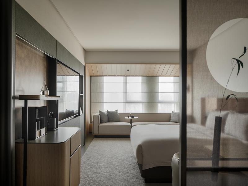 Press kit | 3531-17 - Press release | GRAND JI HOTEL - Vermilion Zhou Design Group - Commercial Interior Design - Guest Room - Photo credit: Jian Quan Wu