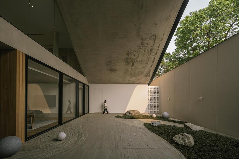 Press kit | 6235-01 - Press release | Split Mass Residence - K-Thengono Design Studio - Residential Architecture - Photo credit: Finbarr Fallon