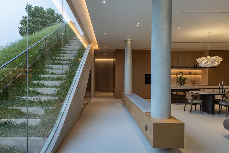 Press kit | 6235-01 - Press release | Split Mass Residence - K-Thengono Design Studio - Residential Architecture - Photo credit: Finbarr Fallon