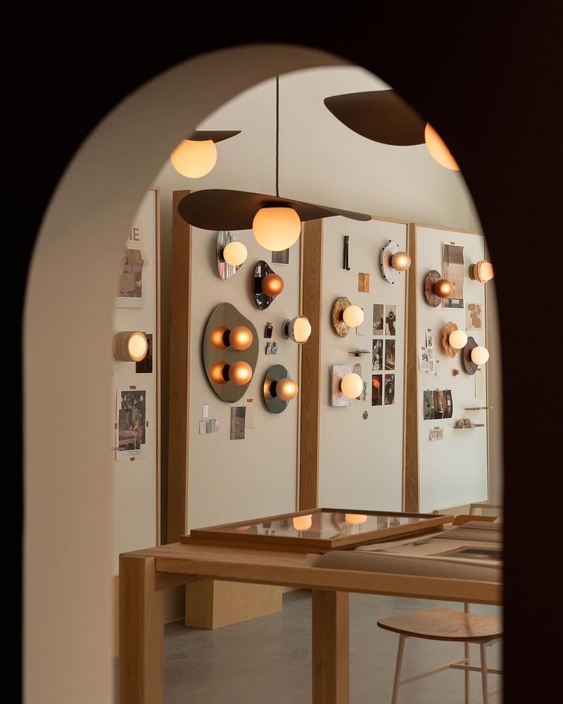 Press kit | 1942-09 - Press release | Luminaire Authentik Unveils Its New Showroom in Toronto’s King East Design District - Luminaire Authentik - Lighting Design - Gallery View from the Café Pass - Photo credit: Luminaire Authentik