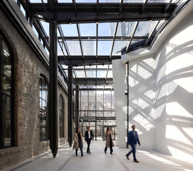 Dossier de presse | 2197-03 - Communiqué de presse | The Butterfly + First Baptist Church Complex - Revery Architecture - Architecture résidentielle - Galleria joining Butterfly and FBC - Crédit photo : Ema Peter