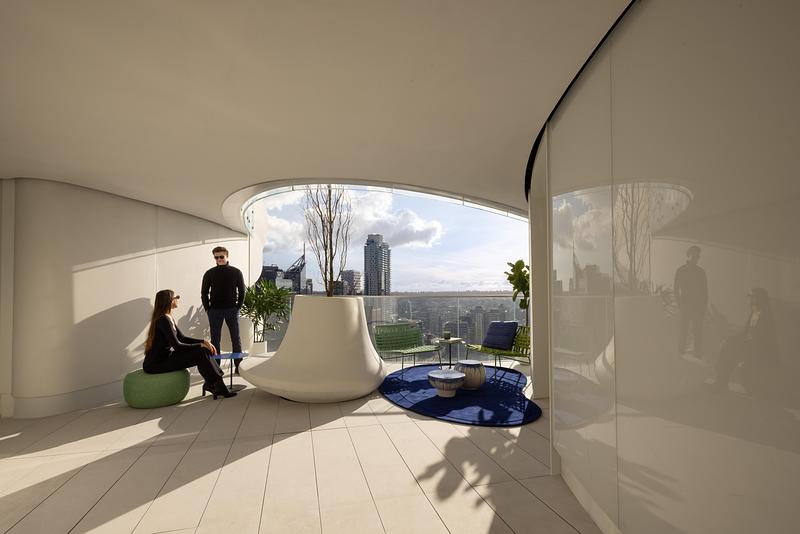 Dossier de presse | 2197-03 - Communiqué de presse | The Butterfly + First Baptist Church Complex - Revery Architecture - Architecture résidentielle - Butterfly Breezeway - Crédit photo : Ema Peter