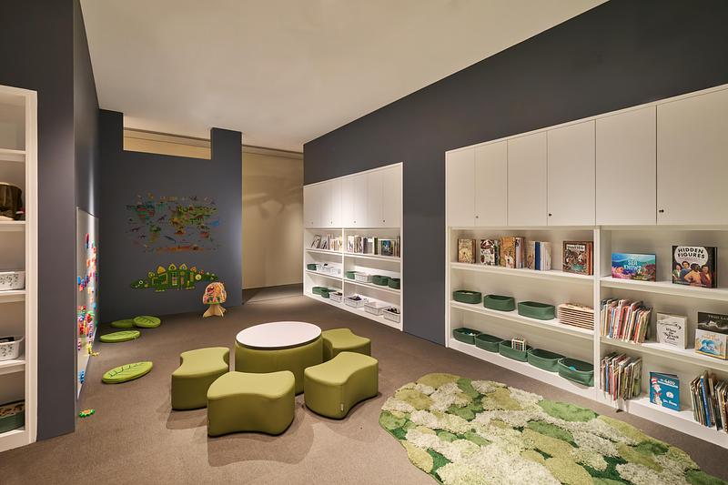 Dossier de presse | 2757-65 - Communiqué de presse | StudioHAU Completes Extensive Renovation and Redesign of the Berkshire Museum’s First Floor Galleries, Aquarium and Public Spaces - StudioHAU - Architecture institutionnelle - Additional view of the children's activity area. - Crédit photo : Sam Cornwall