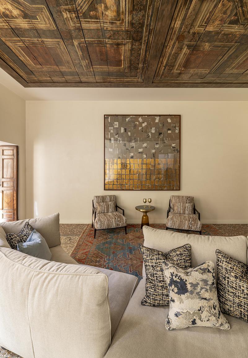 Dossier de presse | 4232-35 - Communiqué de presse | À Plaisance, un appartement familial contemporain au cœur d’un palais italien du XIXe siècle - La Casa di Babette - Architecture résidentielle - Crédit photo :  Vito Corvasce 
