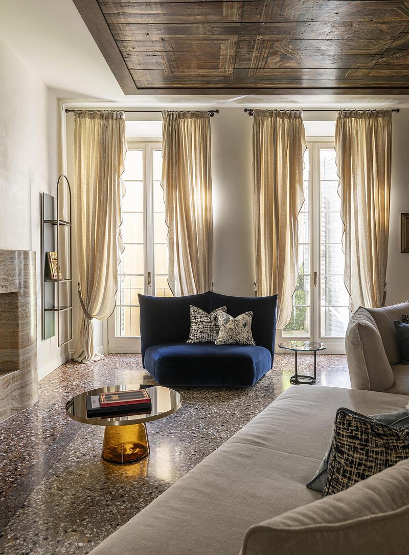 Dossier de presse | 4232-35 - Communiqué de presse | À Plaisance, un appartement familial contemporain au cœur d’un palais italien du XIXe siècle - La Casa di Babette - Architecture résidentielle - Crédit photo :  Vito Corvasce 